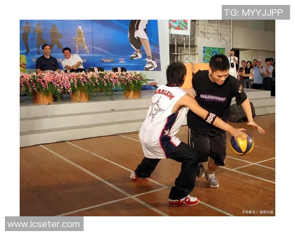 银星与狂热的得分对决揭示了篮球战术的魅力与团队协作的重要性