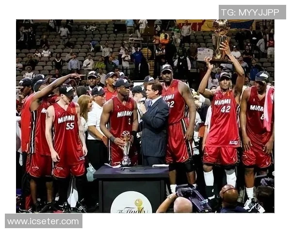 小牛队与热火队激战第四场争夺总冠军荣耀的精彩对决回顾